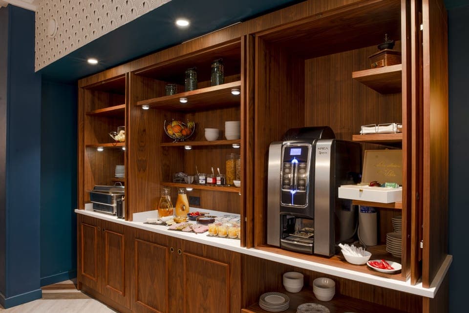 Daily buffet breakfast (EUR 17 per person)