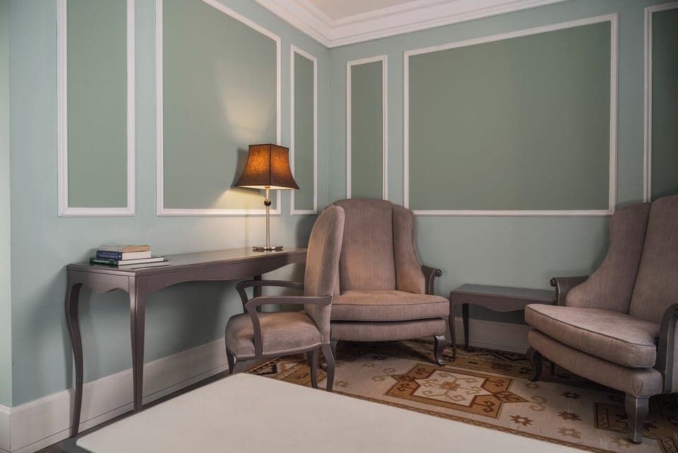 Premium bedding, minibar, in-room safe, soundproofing