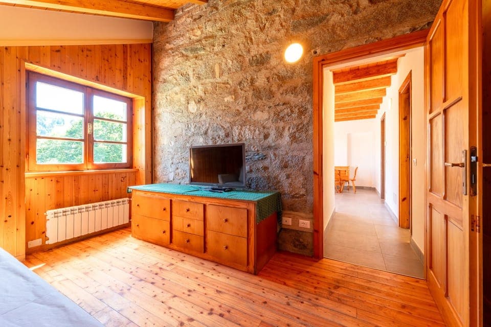 House, Patio, Garden View | Living area | 35-inch TV with digital channels