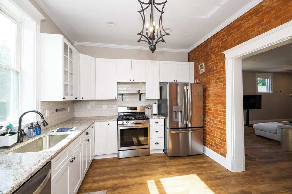 House, Multiple Beds, Balcony, City View (Ludlow Lodge w/ City Views) | Private kitchen | Coffee/tea maker