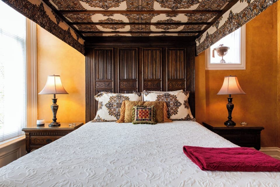 Signature Room, 1 Queen Bed | 1 bedroom, individually decorated, individually furnished, free WiFi