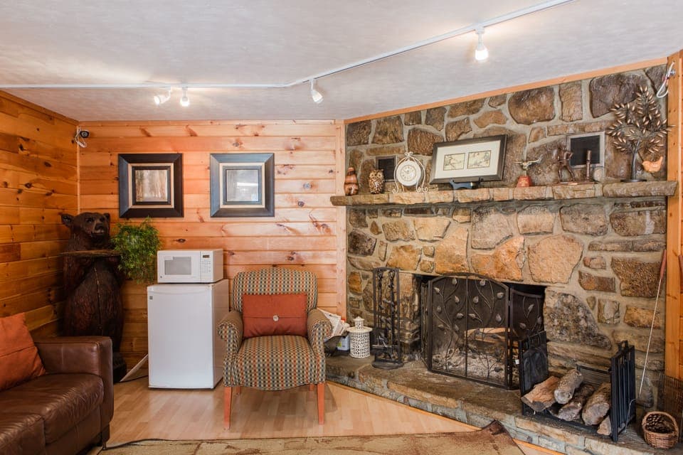 43-inch LED TV with cable channels, TV