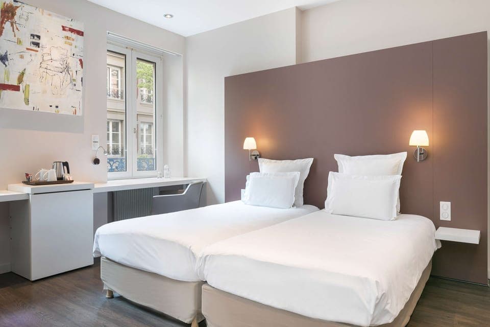 Superior Twin Room | In-room safe, desk, soundproofing, iron/ironing board