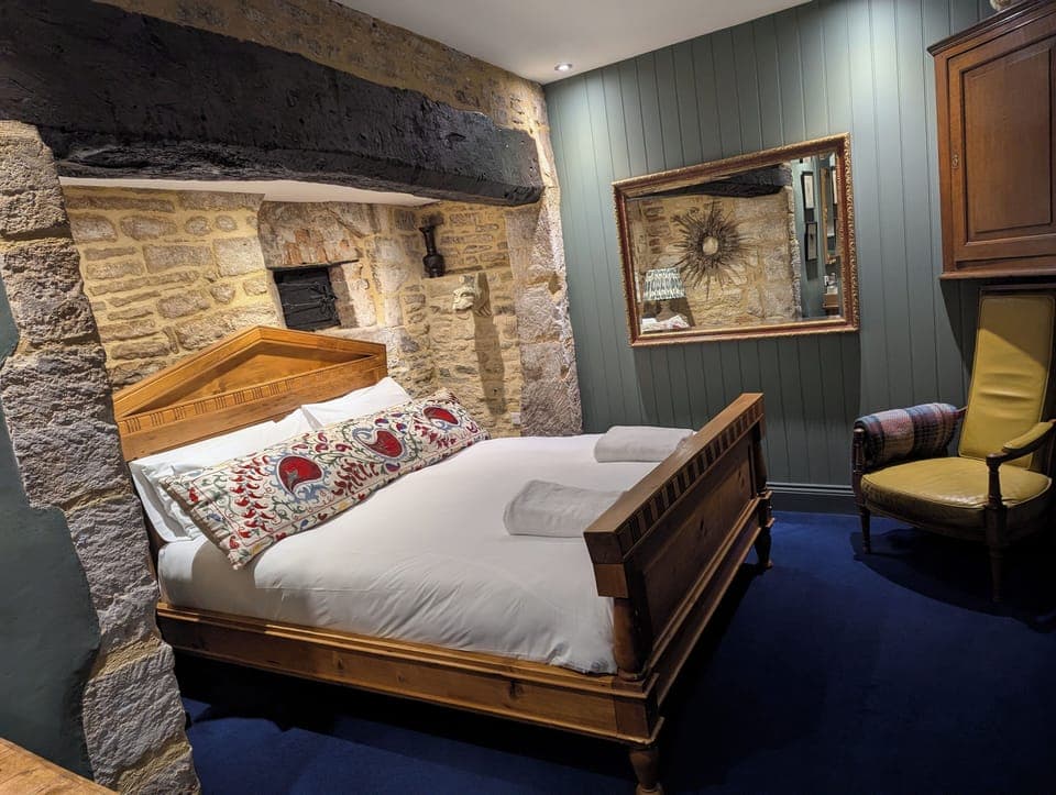 Luxury Double Room | Free WiFi