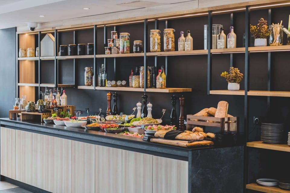 Lunch and dinner served