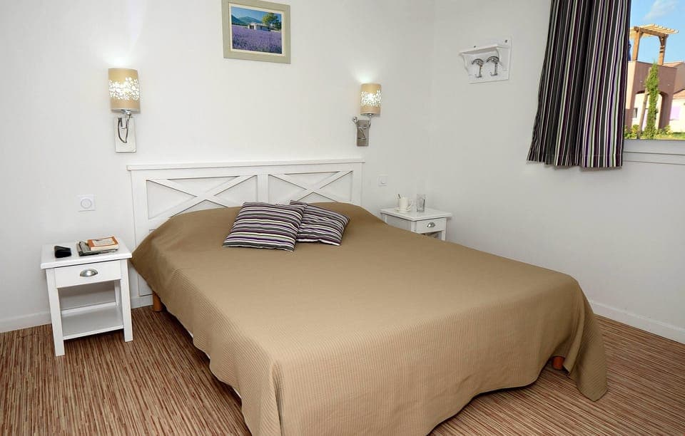 Drift off to sleep in the comfortable double bed for 2.