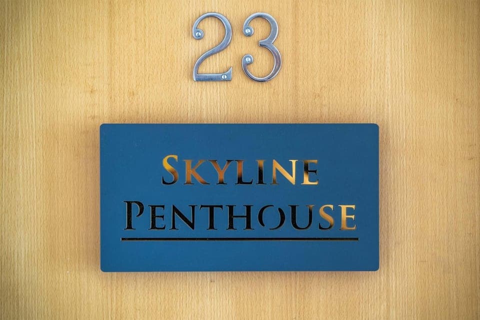 Skyline Duplex Penthouse - 3 Bedroom - Llanelli (5379)