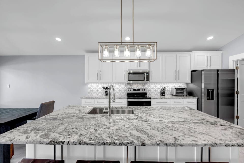 Modern Large kitchen & Island