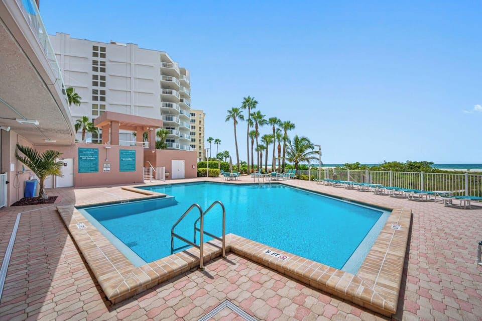 Complex heated pool open until 11pm
