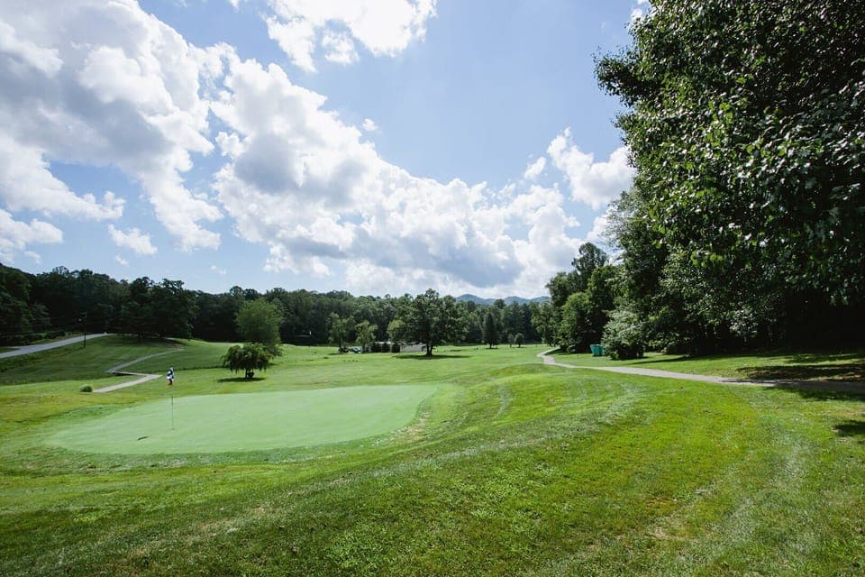 Enjoy unparalleled access to the Black Mountain Golf Course at Little Piney.