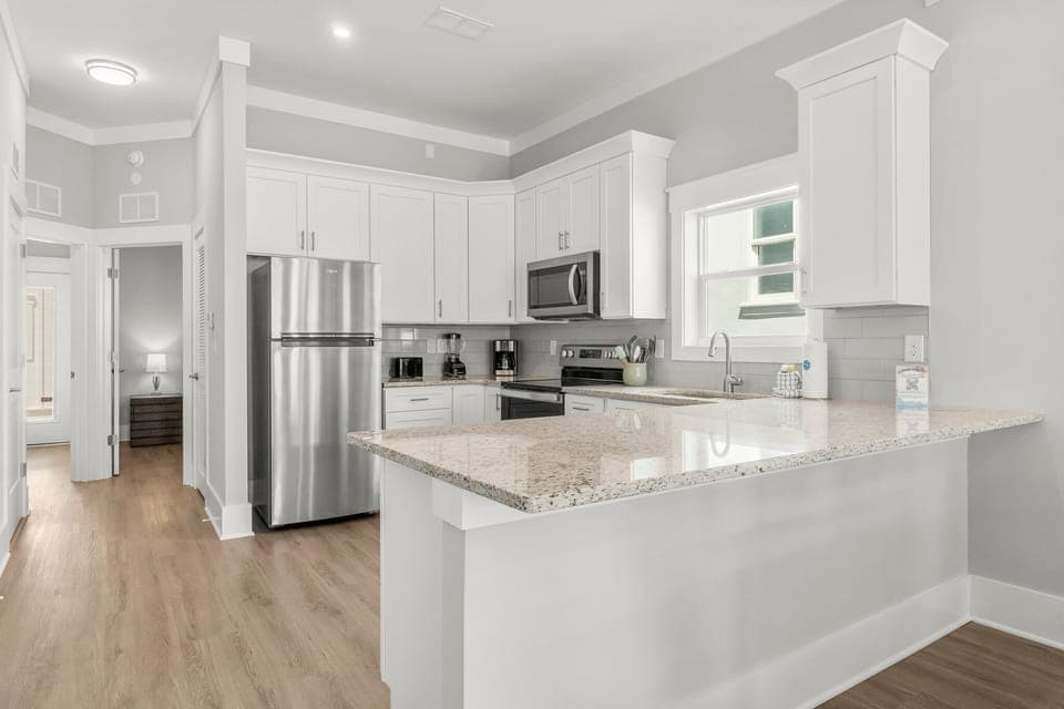 Kitchen area 4