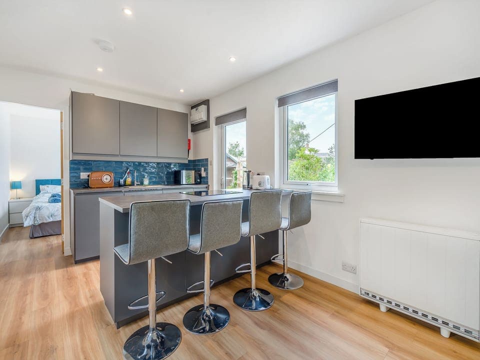 Kitchen/diner | Sea Breeze Cottage, Lochranza