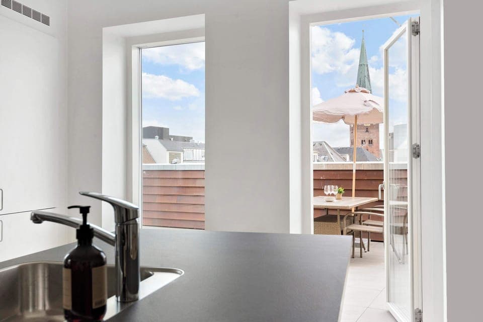 Kitchen section also with direct rooftop access