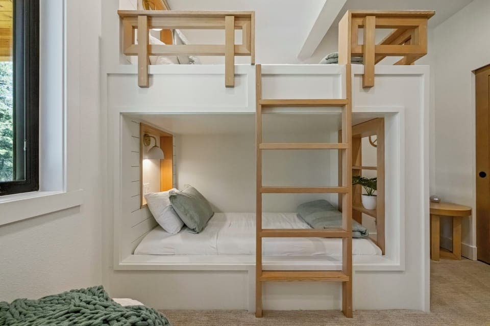 Upper Floor - Bedroom 4, Kids Bunk Room with 4 Built In Twin Bunkbeds (Sleeping 4) + Great for Sleepovers