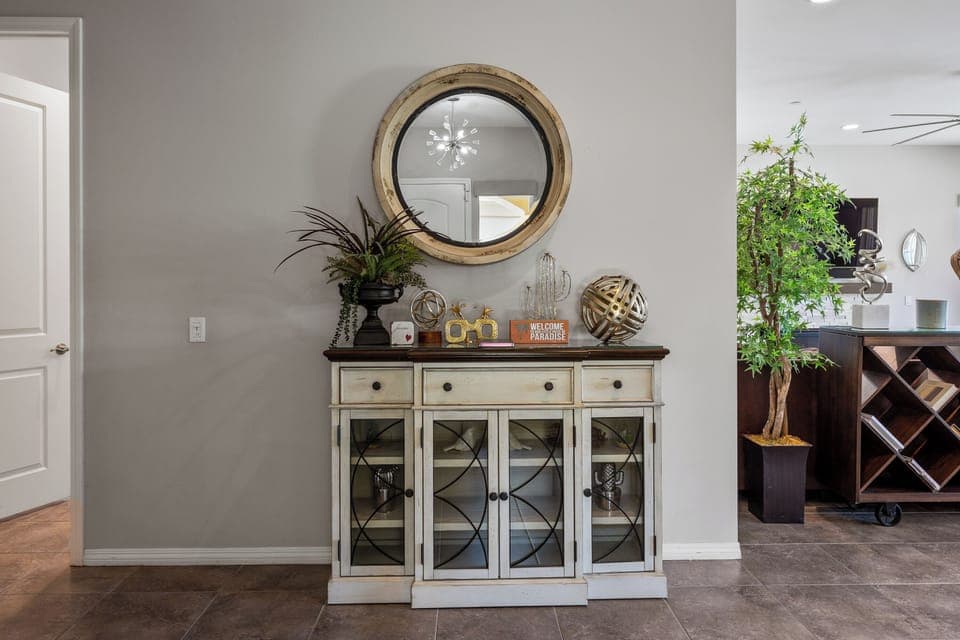 Beautifully appointed furniture throughout