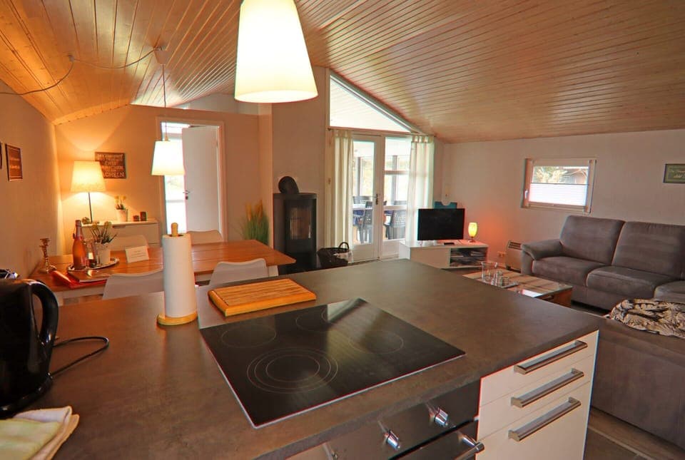 House | Private kitchen | Electric kettle, toaster, highchair