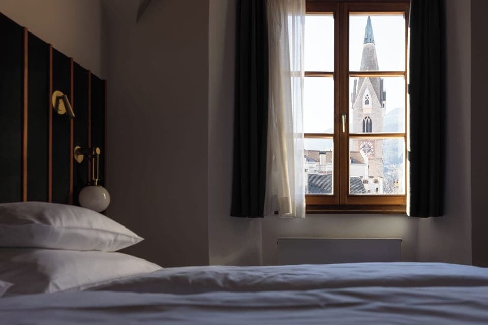 In-room safe, desk, laptop workspace, free WiFi