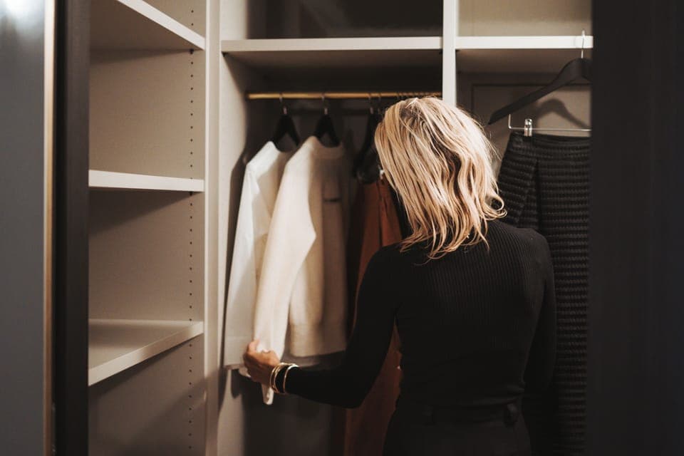 Junior Suite, 1 King Bed, Mountain View, Mezzanine | Living area | TV