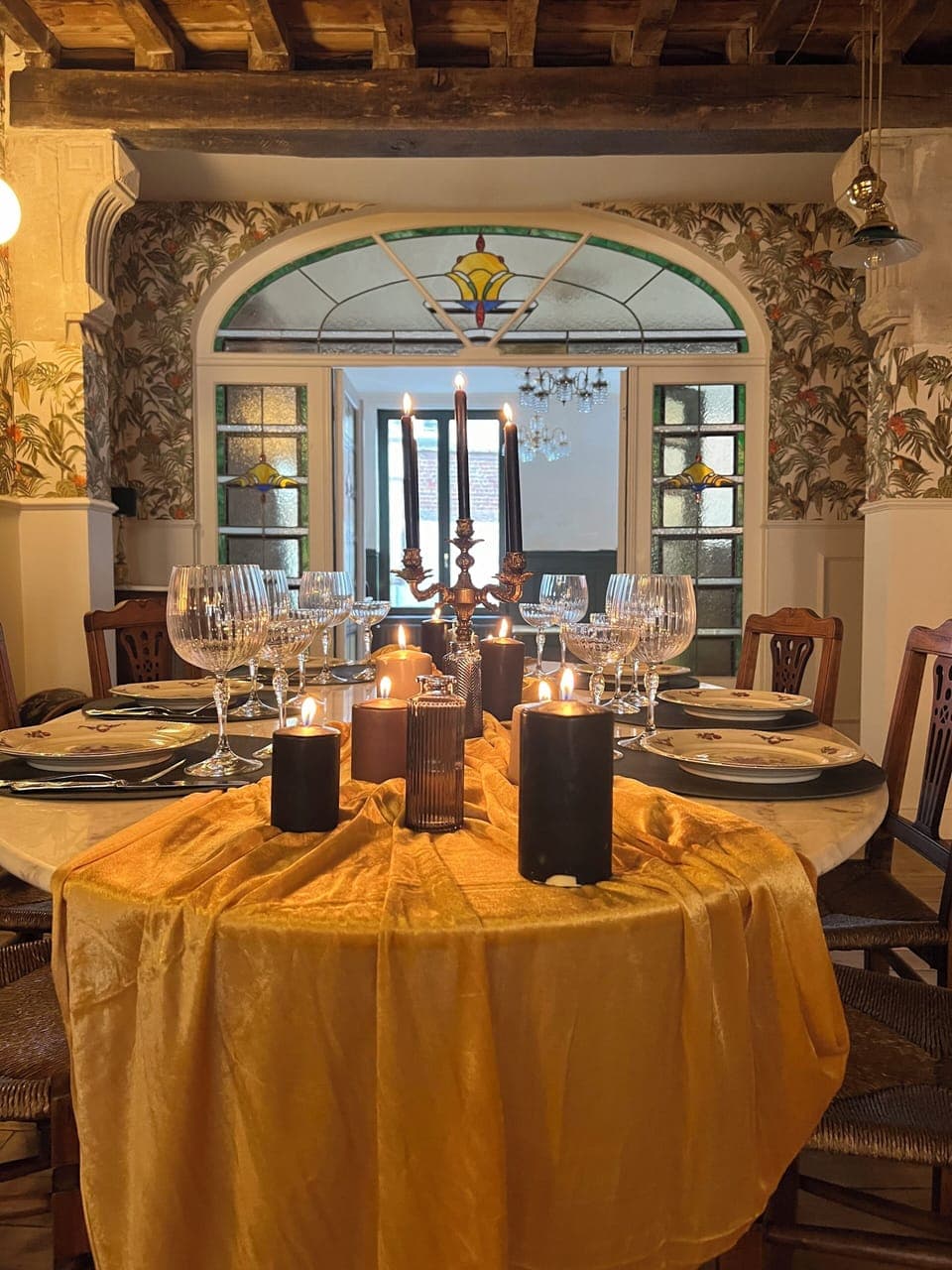 Elegant dining area in an Art Deco apartment in the historic center of Brussels. Perfect for a stylish city break.