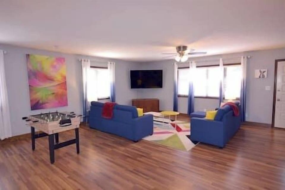 Great room

Blue couches pull out into queen beds