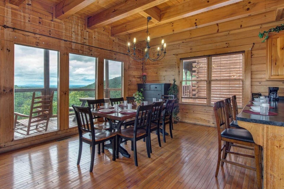 Splash Mountain's inviting dining area