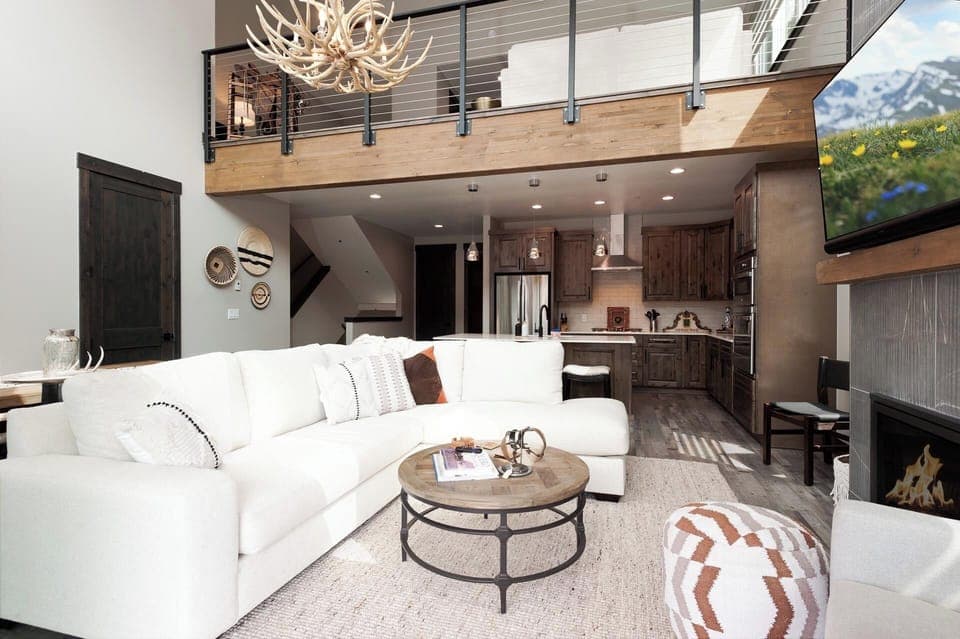 Main Living Space, Dining and Kitchen (TV, Deck and Gas Fireplace)