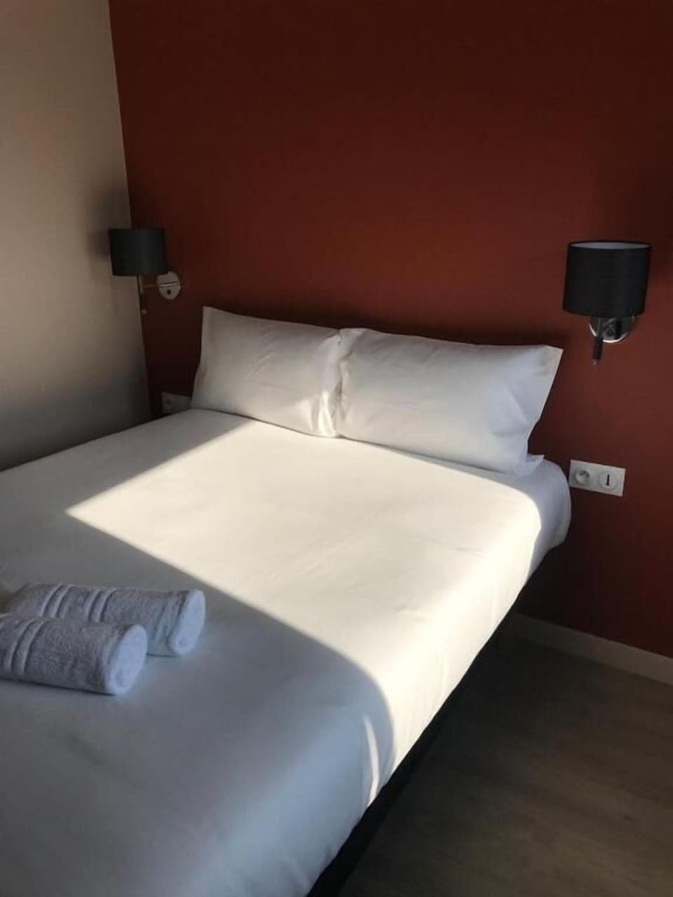 Desk, laptop workspace, free WiFi, bed sheets