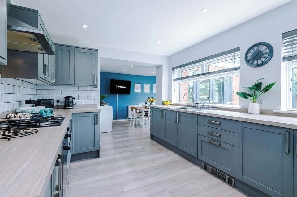 The fully equipped kitchen has everything you need for a long or short stay in Wrexham.