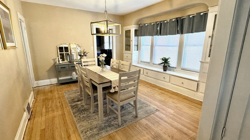 Need seating for a family meal?  Our dining room seats 6!