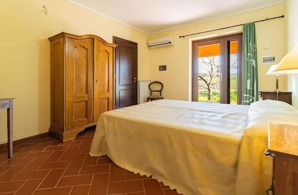 Standard Double or Twin Room, Garden View | In-room safe