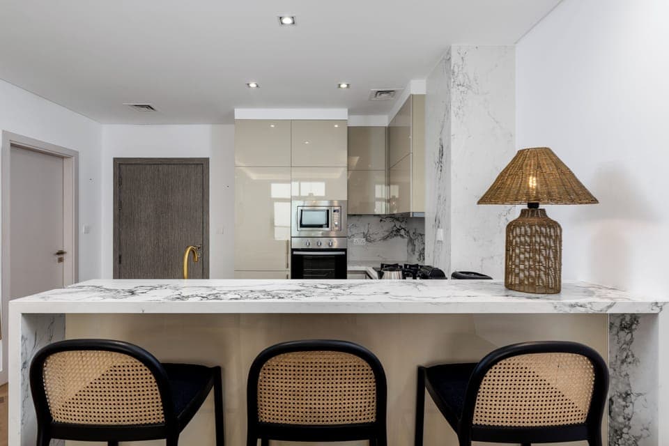 Classic Apartment, Balcony, Sea View | Private kitchen | Fridge, microwave, oven, stovetop