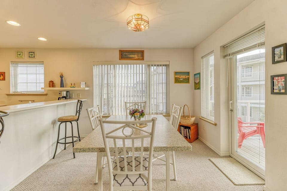 221 Vacation by the Sea