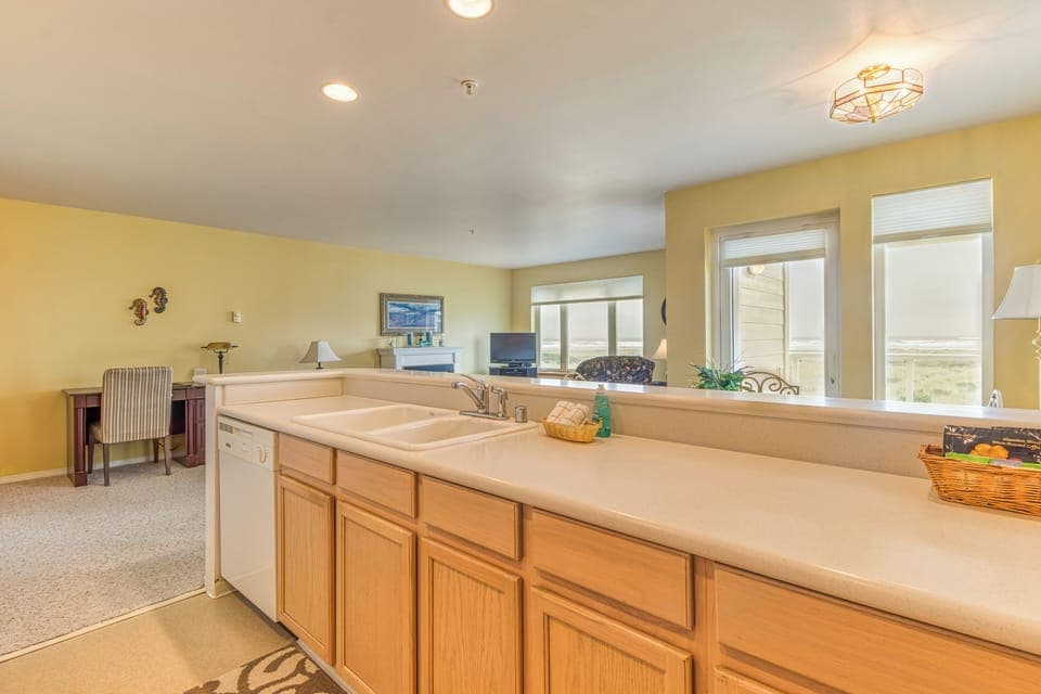 323 Vacation by the Sea