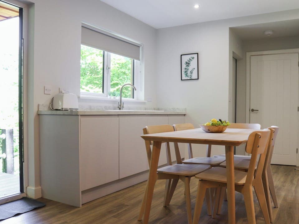 Open plan living space | Gwynant Lodge - Cwm Cadnant, Caernarfon