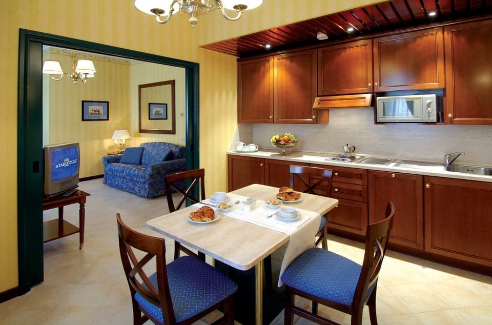 Apartment, 1 Bedroom | Private kitchenette