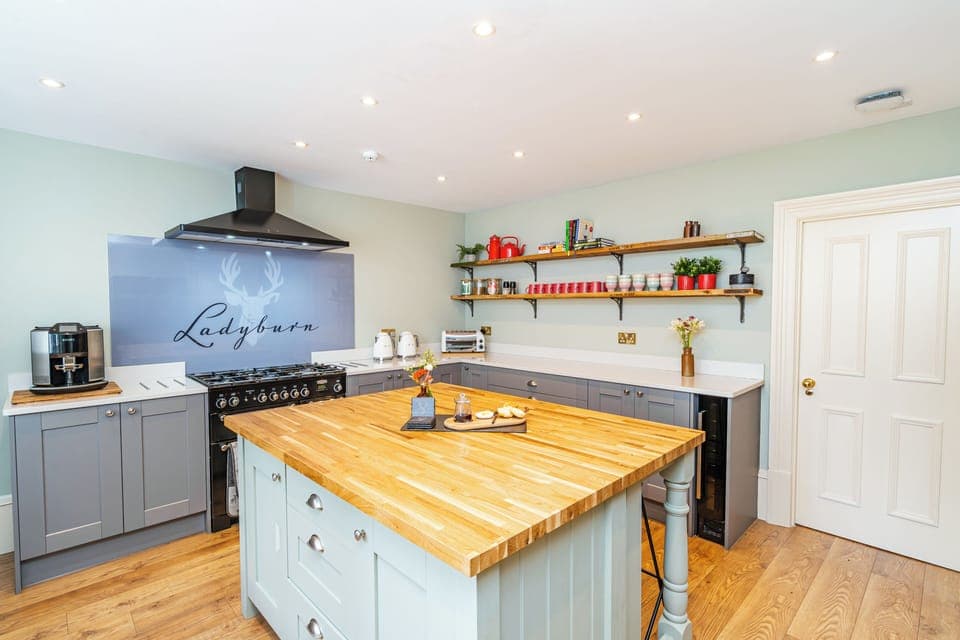 Full Kitchen - Everything to Cook Gourmet Meal 