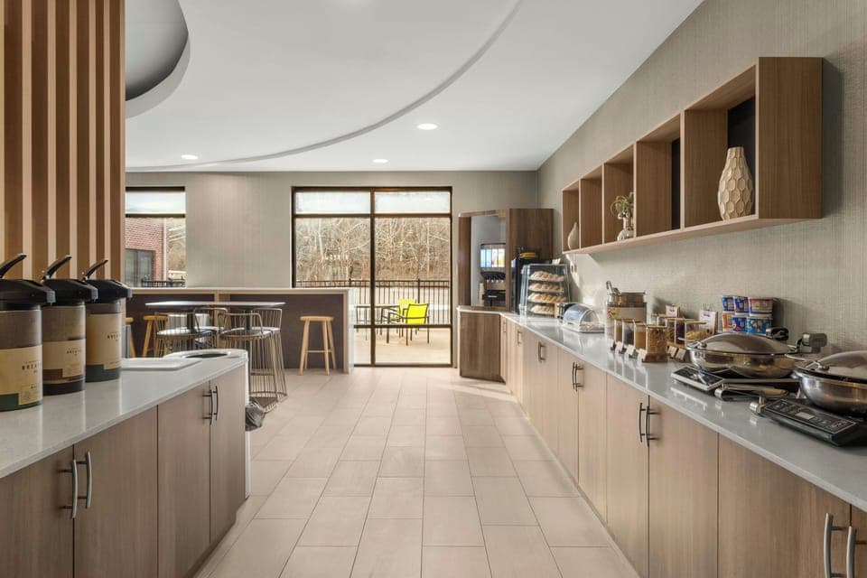 Free daily continental breakfast