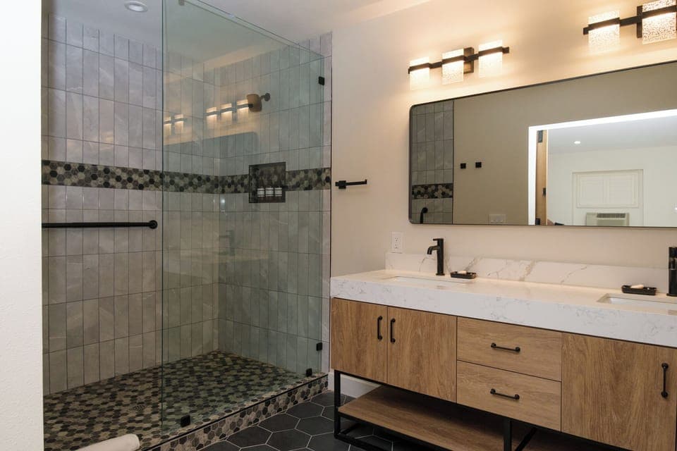 Double Queen | Bathroom | Hair dryer, towels, soap, shampoo