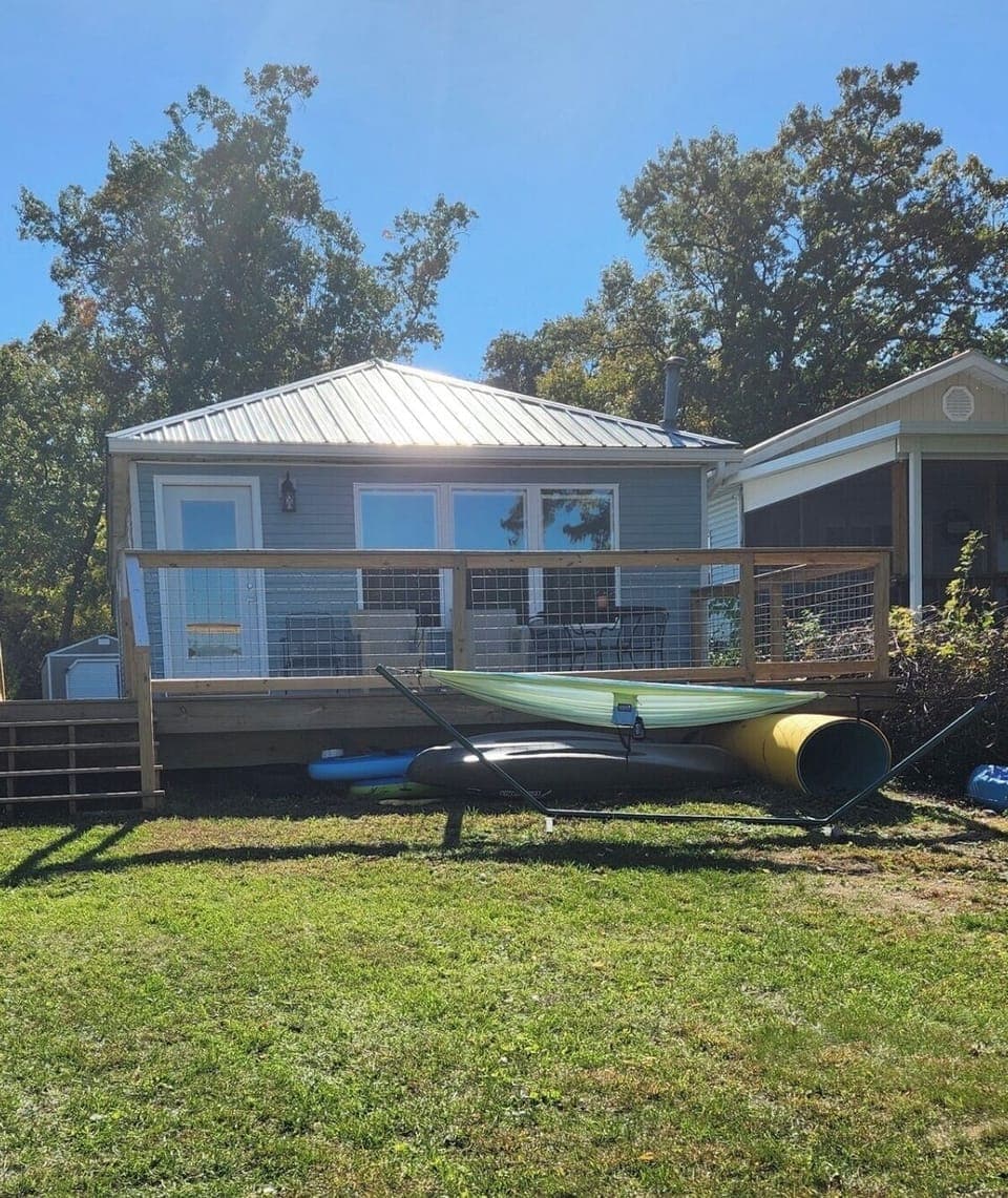 Front deck facing the water. Easy water access for paddle boards and kayaks.