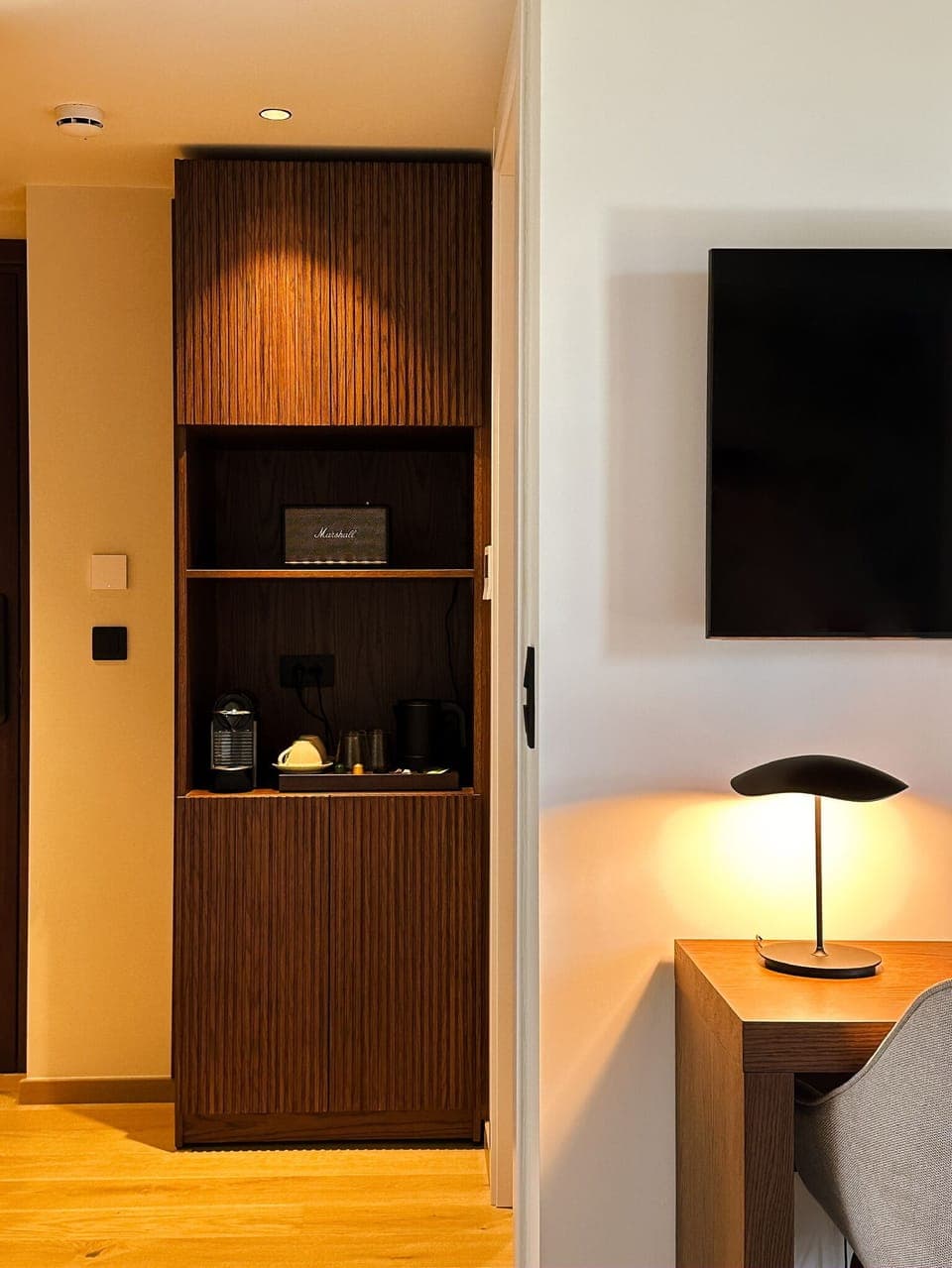 Exclusive Double Room, Mountain View | Desk, soundproofing, free WiFi