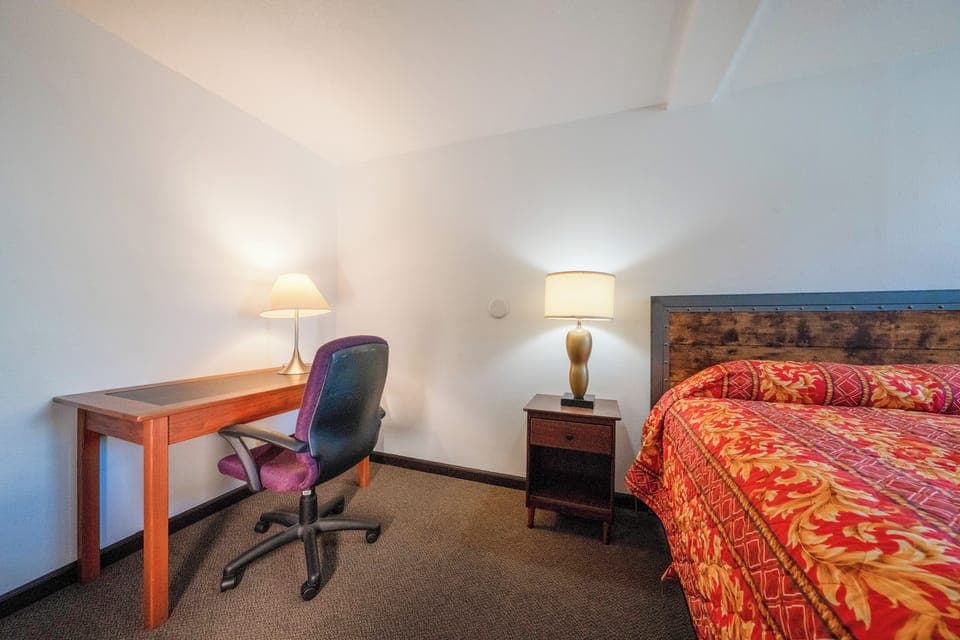 Desk, iron/ironing board, free WiFi, bed sheets