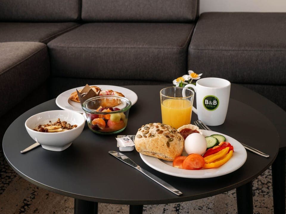 Daily buffet breakfast (DKK 120 per person)