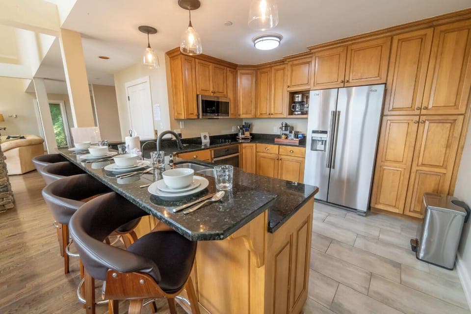 Window Wonderland's fully-equipped kitchen