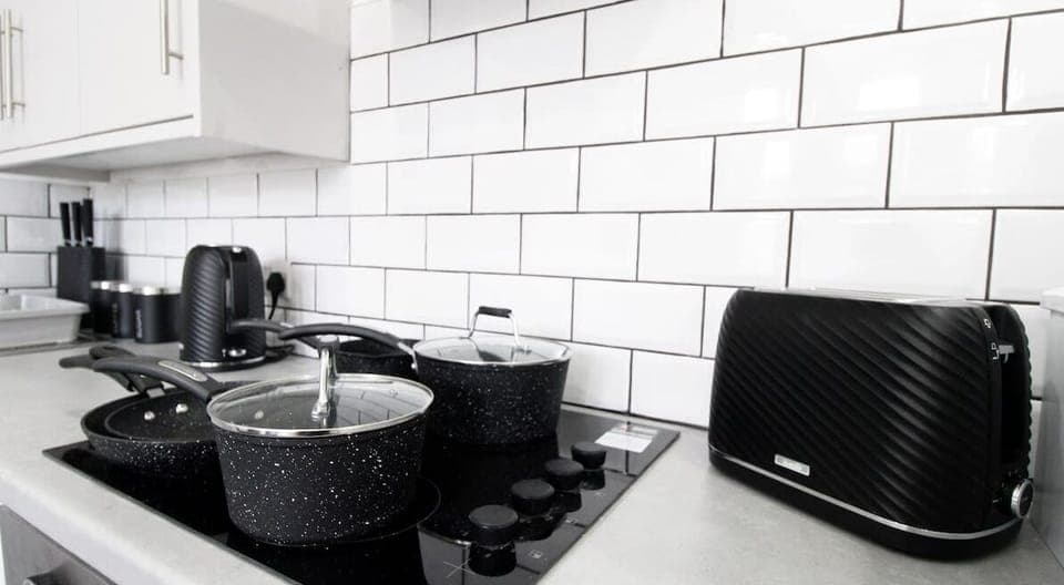 Say hello to convenient cooking for your stay with a range of utensils and crockery as well as WiFi, towels, bedding, iron, and ironing board. 