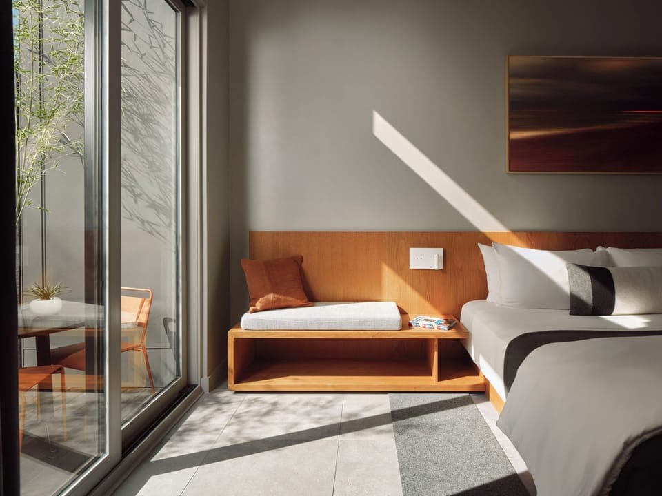 Luxury Studio Suite, 1 King Bed, Lanai | Egyptian cotton sheets, premium bedding, pillowtop beds, desk