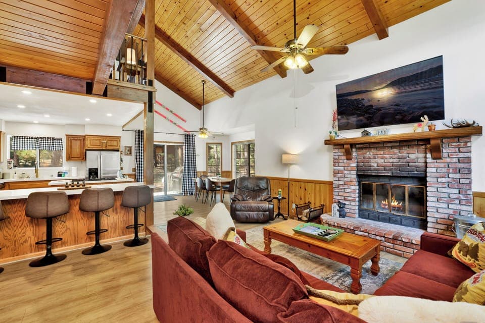 Open concept living room, kitchen and breakfast bar