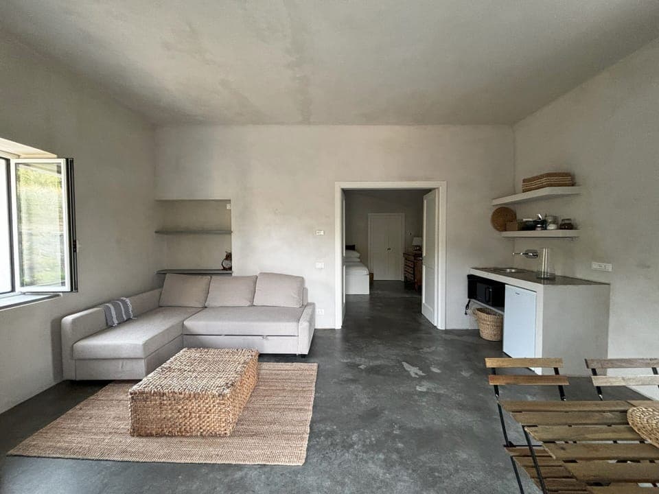 Living Room and door to the bedroom