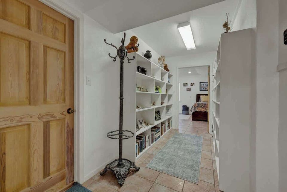 Built in bookshelves.