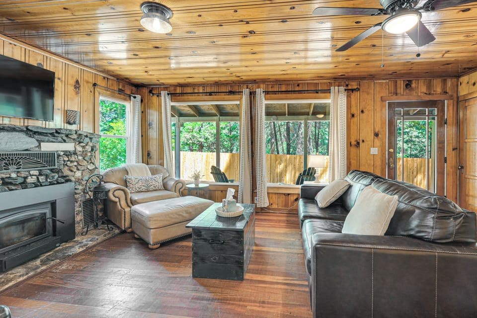 House (2 Bedrooms) | Interior