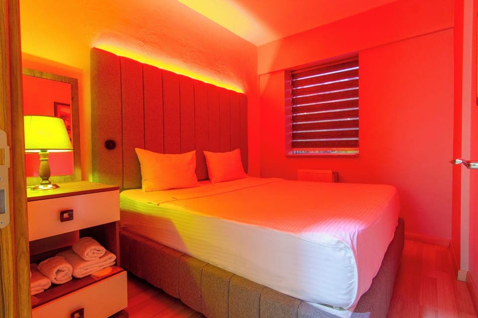 Standard Apartment | Individually decorated, individually furnished, desk, laptop workspace